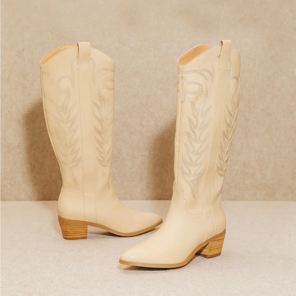 Inlay High Western Embroidery Block Heel Beige Boots